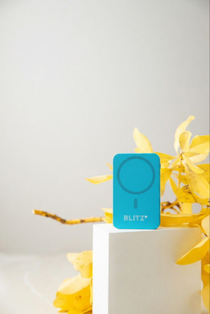 BLITZ Magnetic Wireless Power Bank with Built-in Cable